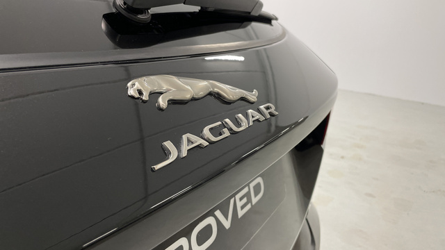 Jaguar E-PACE 2.0D - 29