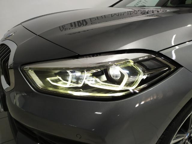 BMW Serie 1 118d color Gris. Año 2022. 110KW(150CV). Diésel. En concesionario Hispamovil Elche de Alicante