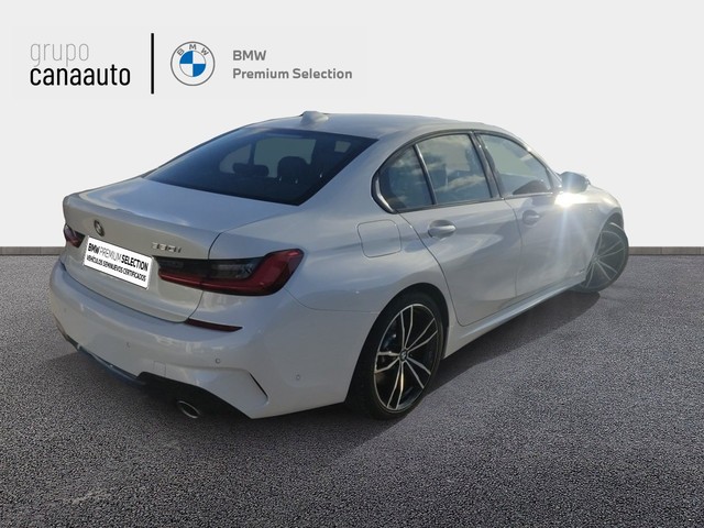 BMW Serie 3 330i color Blanco. Año 2019. 190KW(258CV). Gasolina. En concesionario CANAAUTO - TACO de Sta. C. Tenerife
