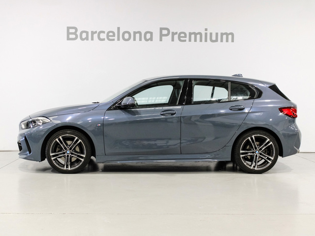BMW Serie 1 118d color Gris. Año 2020. 110KW(150CV). Diésel. En concesionario Barcelona Premium -- GRAN VIA de Barcelona