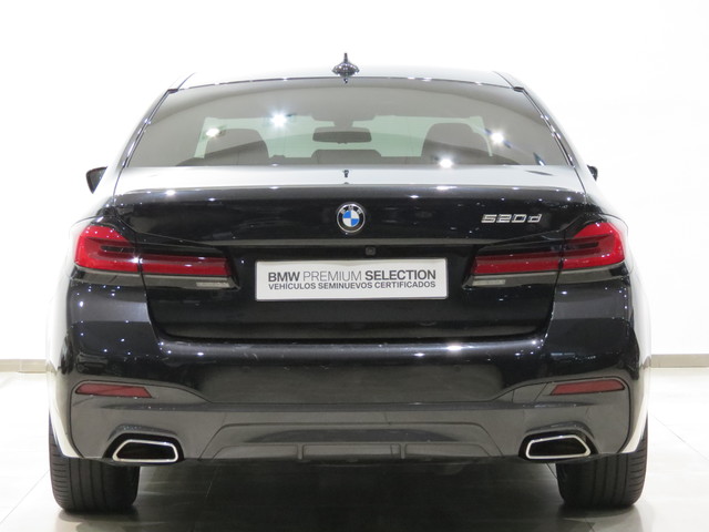 BMW Serie 5 520d color Negro. Año 2022. 140KW(190CV). Diésel. En concesionario FINESTRAT Automoviles Fersan, S.A. de Alicante