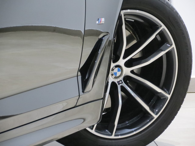 BMW Serie 5 520d color Negro. Año 2022. 140KW(190CV). Diésel. En concesionario FINESTRAT Automoviles Fersan, S.A. de Alicante