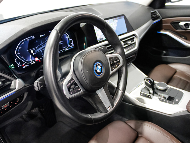 fotoG 11 del BMW Serie 3 330e 215 kW (292 CV) 292cv Híbrido Electro/Gasolina del 2022 en Barcelona