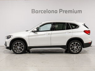 Fotos de BMW X1 sDrive18d color Blanco. Año 2022. 110KW(150CV). Diésel. En concesionario Barcelona Premium -- GRAN VIA de Barcelona