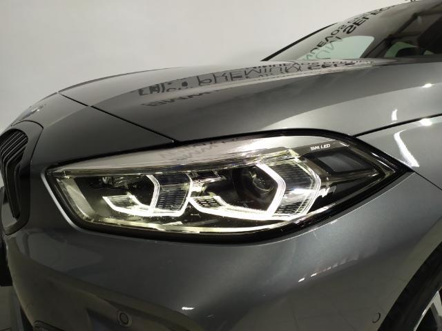 BMW Serie 1 120i color Gris. Año 2023. 131KW(178CV). Gasolina. En concesionario Hispamovil Elche de Alicante