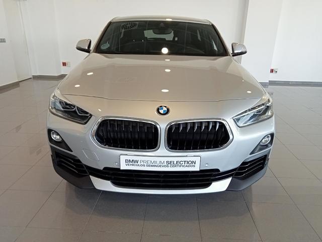 BMW X2 sDrive18i color Gris Plata. Año 2020. 103KW(140CV). Gasolina. En concesionario Mandel Motor Badajoz de Badajoz