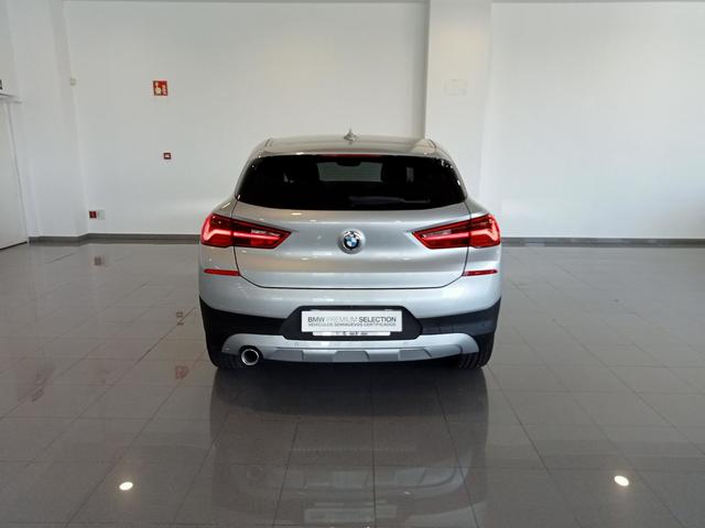 BMW X2 sDrive18i color Gris Plata. Año 2020. 103KW(140CV). Gasolina. En concesionario Mandel Motor Badajoz de Badajoz