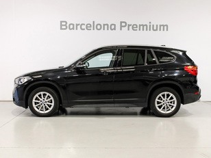 Fotos de BMW X1 sDrive18d color Negro. Año 2022. 110KW(150CV). Diésel. En concesionario Barcelona Premium -- GRAN VIA de Barcelona