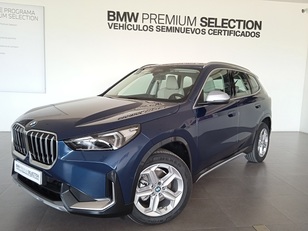 Fotos de BMW X1 sDrive18d color Azul. Año 2023. 110KW(150CV). Diésel. En concesionario ALBAMOCION CIUDAD REAL  de Ciudad Real