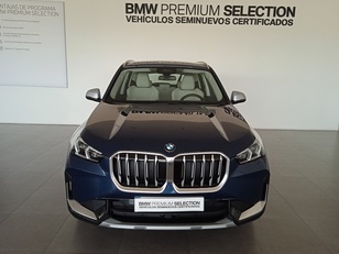 Fotos de BMW X1 sDrive18d color Azul. Año 2023. 110KW(150CV). Diésel. En concesionario ALBAMOCION CIUDAD REAL  de Ciudad Real