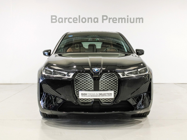 BMW iX M60 color Negro. Año 2023. 455KW(619CV). Eléctrico. En concesionario Barcelona Premium -- GRAN VIA de Barcelona