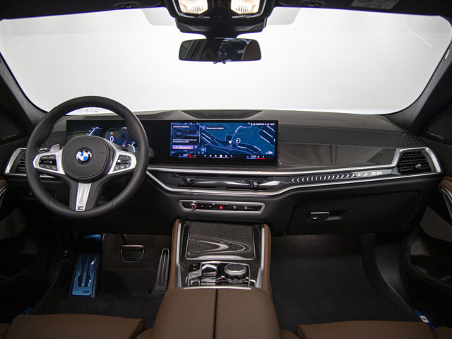 BMW X6 xDrive40d color Gris. Año 2024. 259KW(352CV). Diésel. En concesionario Fuenteolid de Valladolid