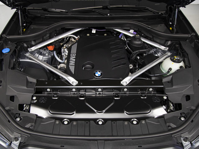 BMW X6 xDrive40d color Gris. Año 2024. 259KW(352CV). Diésel. En concesionario Fuenteolid de Valladolid