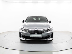 Fotos de BMW Serie 1 120d color Gris. Año 2023. 140KW(190CV). Diésel. En concesionario Móvil Begar Alicante de Alicante