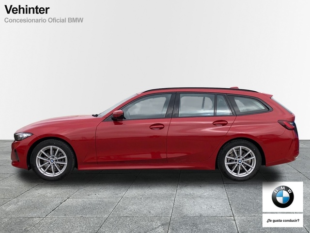 BMW Serie 3 318d Touring color Rojo. Año 2023. 110KW(150CV). Diésel. En concesionario Momentum S.A. de Madrid