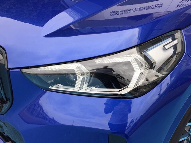 BMW iX1 xDrive30 color Azul. Año 2023. 230KW(313CV). Eléctrico. En concesionario Grünblau Motor (Bmw y Mini) de Cantabria