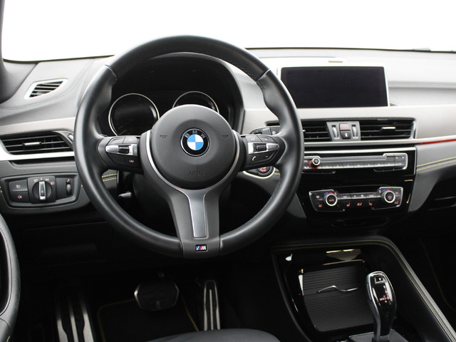 BMW X2 sDrive18d color Blanco. Año 2023. 110KW(150CV). Diésel. En concesionario Augusta Aragon S.A. de Zaragoza