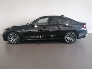 Fotos de BMW Serie 3 318d color Negro. Año 2020. 110KW(150CV). Diésel. En concesionario Adler Motor S.L. TOLEDO de Toledo