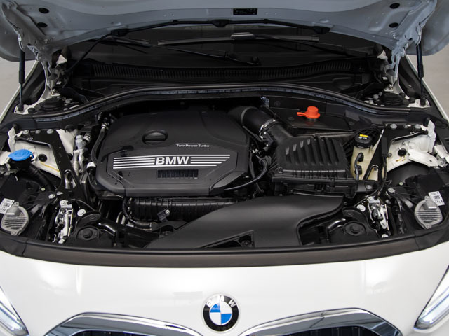 BMW Serie 1 118i color Blanco. Año 2020. 103KW(140CV). Gasolina. En concesionario Fuenteolid de Valladolid