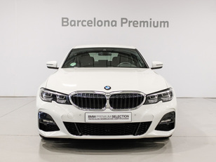 Fotos de BMW Serie 3 320i color Blanco. Año 2022. 135KW(184CV). Gasolina. En concesionario Barcelona Premium -- GRAN VIA de Barcelona