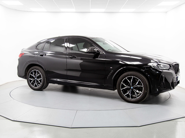 BMW X4 xDrive20d color Negro. Año 2023. 140KW(190CV). Diésel. En concesionario Móvil Begar Alicante de Alicante