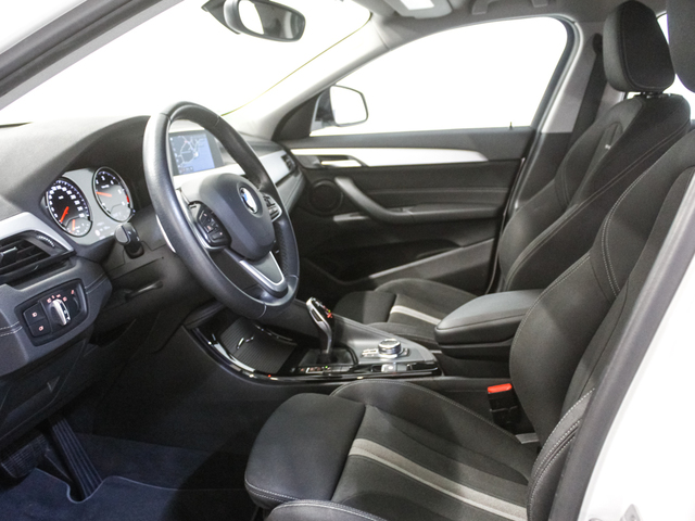 BMW X2 sDrive18d color Blanco. Año 2019. 110KW(150CV). Diésel. En concesionario Barcelona Premium -- GRAN VIA de Barcelona