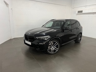 Fotos de BMW X5 xDrive30d color Negro. Año 2020. 195KW(265CV). Diésel. En concesionario Amiocar S.A. de Coruña