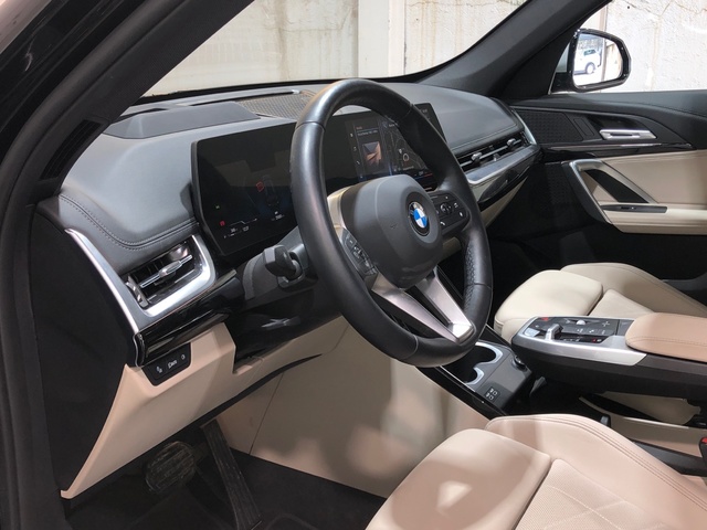 BMW X1 sDrive18d color Negro. Año 2023. 110KW(150CV). Diésel. En concesionario Movilnorte Las Rozas de Madrid