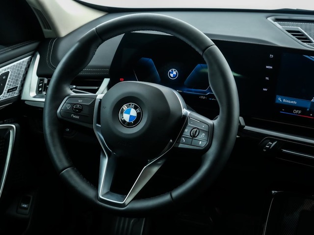 BMW X1 sDrive18d color Blanco. Año 2024. 110KW(150CV). Diésel. En concesionario Oliva Motor Tarragona de Tarragona