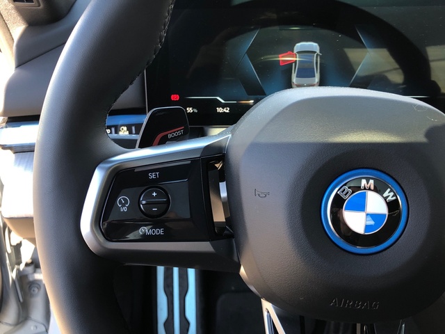 BMW i5 eDrive40 color Gris. Año 2023. 250KW(340CV). Eléctrico. En concesionario Auto Premier, S.A. - ALCALÁ DE HENARES de Madrid