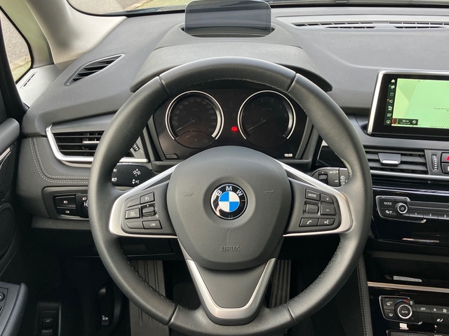 BMW Serie 2 218i Active Tourer color Azul. Año 2018. 103KW(140CV). Gasolina. En concesionario Bernesga Motor León (Bmw y Mini) de León