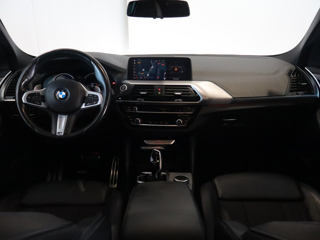 BMW X4 xDrive25d color Rojo. Año 2019. 170KW(231CV). Diésel. En concesionario Pruna Motor de Barcelona