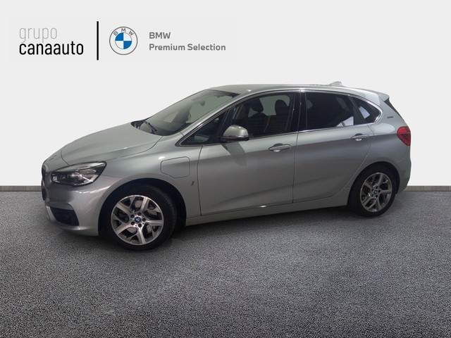 BMW Serie 2 225xe iPerformance Active Tourer color Gris Plata. Año 2017. 165KW(224CV). Híbrido Electro/Gasolina. En concesionario CANAAUTO - TACO de Sta. C. Tenerife