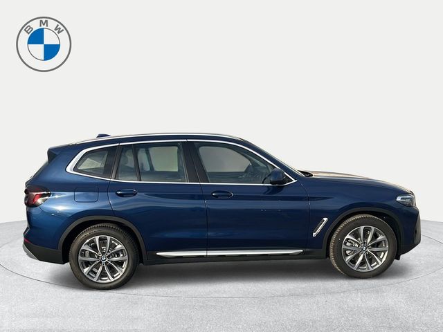 BMW X3 xDrive20d color Azul. Año 2024. 140KW(190CV). Diésel. En concesionario Ilbira Motor | Granada de Granada