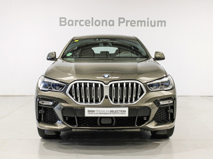 Fotos de BMW X6 xDrive30d color Marrón. Año 2020. 195KW(265CV). Diésel. En concesionario Barcelona Premium -- GRAN VIA de Barcelona