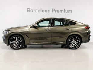 Fotos de BMW X6 xDrive30d color Marrón. Año 2020. 195KW(265CV). Diésel. En concesionario Barcelona Premium -- GRAN VIA de Barcelona