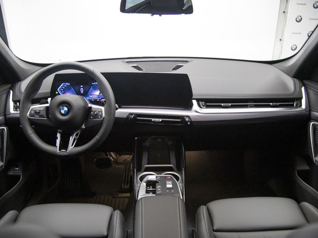 BMW X1 xDrive20d color Gris Plata. Año 2024. 120KW(163CV). Diésel. En concesionario Fuenteolid de Valladolid