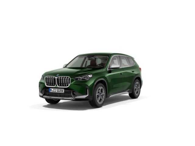 BMW X1 xDrive25e color Verde. Año 2024. 180KW(245CV). Híbrido Electro/Gasolina. En concesionario Movilnorte El Plantio de Madrid