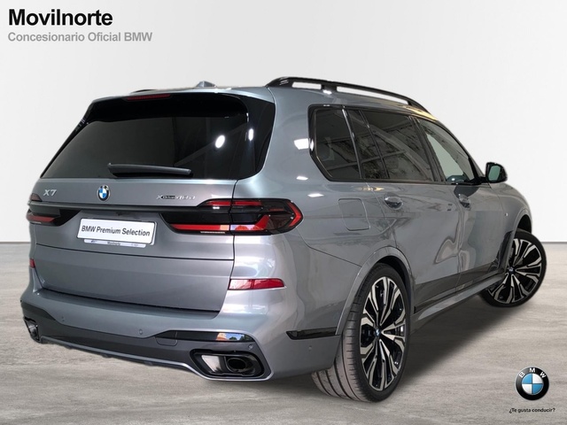 BMW X7 xDrive40d color Gris. Año 2024. 259KW(352CV). Diésel. En concesionario Movilnorte El Plantio de Madrid