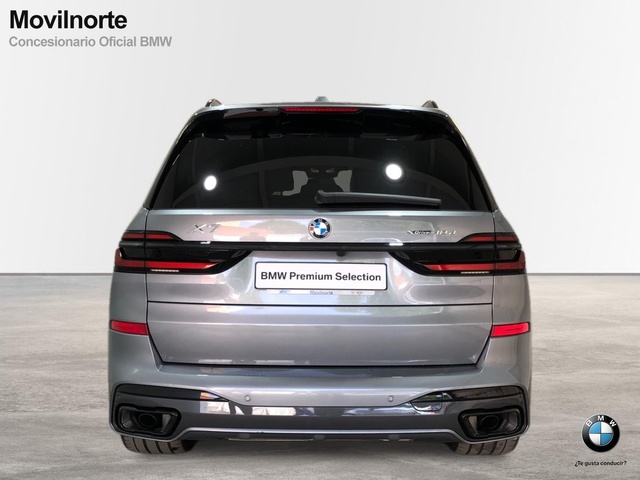 BMW X7 xDrive40d color Gris. Año 2024. 259KW(352CV). Diésel. En concesionario Movilnorte El Plantio de Madrid