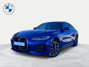 Fotos de BMW i4 eDrive40 color Azul. Año 2024. 250KW(340CV). Eléctrico. En concesionario Carteya Motor | Campo de Gibraltar de Cádiz