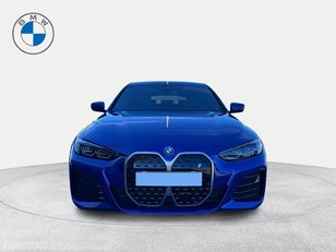 Fotos de BMW i4 eDrive40 color Azul. Año 2024. 250KW(340CV). Eléctrico. En concesionario Carteya Motor | Campo de Gibraltar de Cádiz
