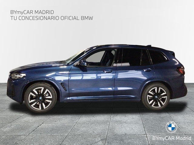 BMW iX3 M Sport color Azul. Año 2024. 210KW(286CV). Eléctrico. En concesionario BYmyCAR Madrid - Alcalá de Madrid