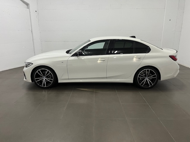 BMW Serie 3 320d color Blanco. Año 2022. 140KW(190CV). Diésel. En concesionario Amiocar S.A. de Coruña