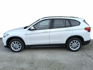 Fotos de BMW X1 sDrive18d color Blanco. Año 2019. 110KW(150CV). Diésel. En concesionario Automóviles Oviedo S.A. de Asturias