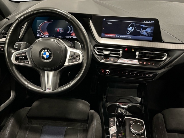 BMW Serie 1 118d color Blanco. Año 2023. 110KW(150CV). Diésel. En concesionario Engasa S.A. de Valencia