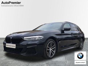 Fotos de BMW Serie 5 520d Touring color Negro. Año 2023. 140KW(190CV). Diésel. En concesionario Auto Premier, S.A. - MADRID de Madrid