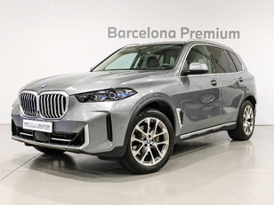 Fotos de BMW X5 xDrive30d color Gris. Año 2023. 219KW(298CV). Diésel. En concesionario Barcelona Premium -- GRAN VIA de Barcelona