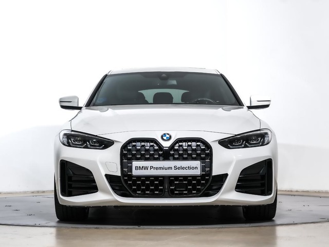 BMW Serie 4 420d Gran Coupe color Blanco. Año 2023. 140KW(190CV). Diésel. En concesionario Oliva Motor Tarragona de Tarragona