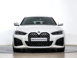 Fotos de BMW Serie 4 420d Gran Coupe color Blanco. Año 2023. 140KW(190CV). Diésel. En concesionario Oliva Motor Tarragona de Tarragona